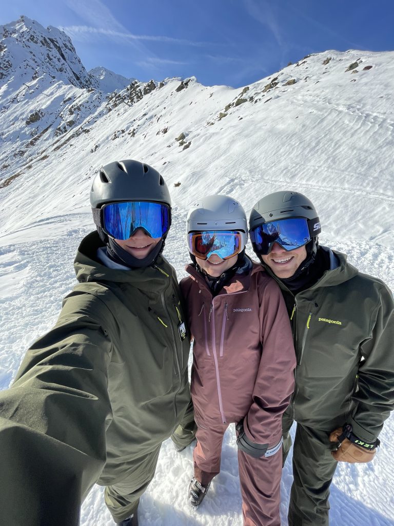 Mitglieder des SCA-Lehrteams im Skigebiet